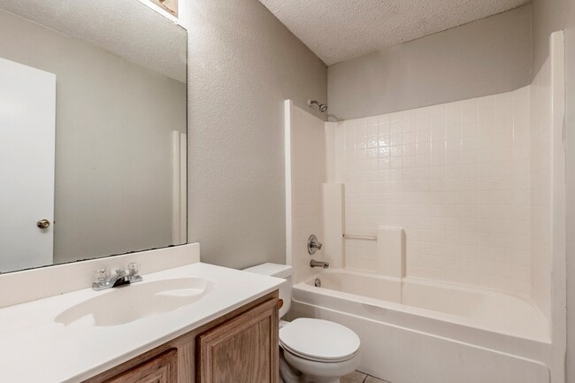 Building Photo - Adorable 3-2-2 in Cedar Hill!