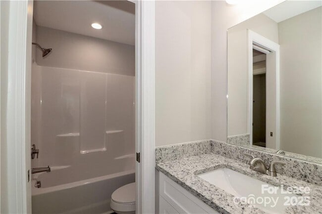 Building Photo - 3973 Newhall Dr NW