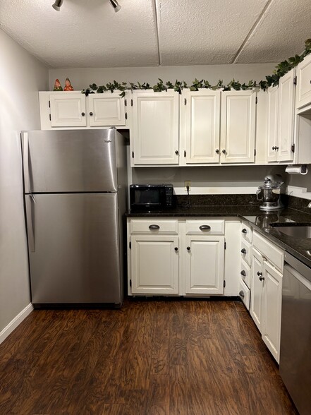 Building Photo - 2500 Mystic Valley Pky