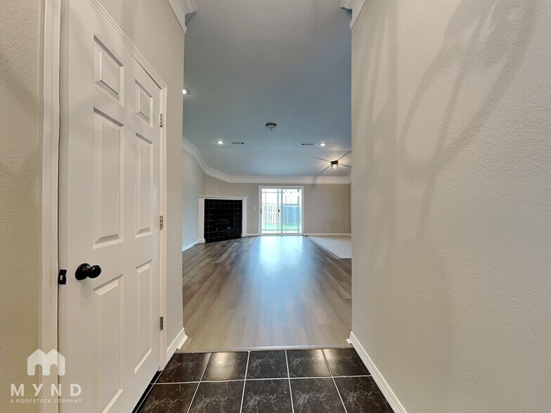 Building Photo - 278 Pine Meadow Dr