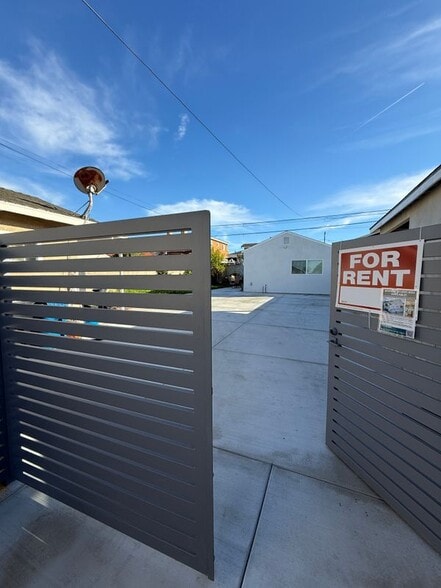 Building Photo - 4524 W 133rd St