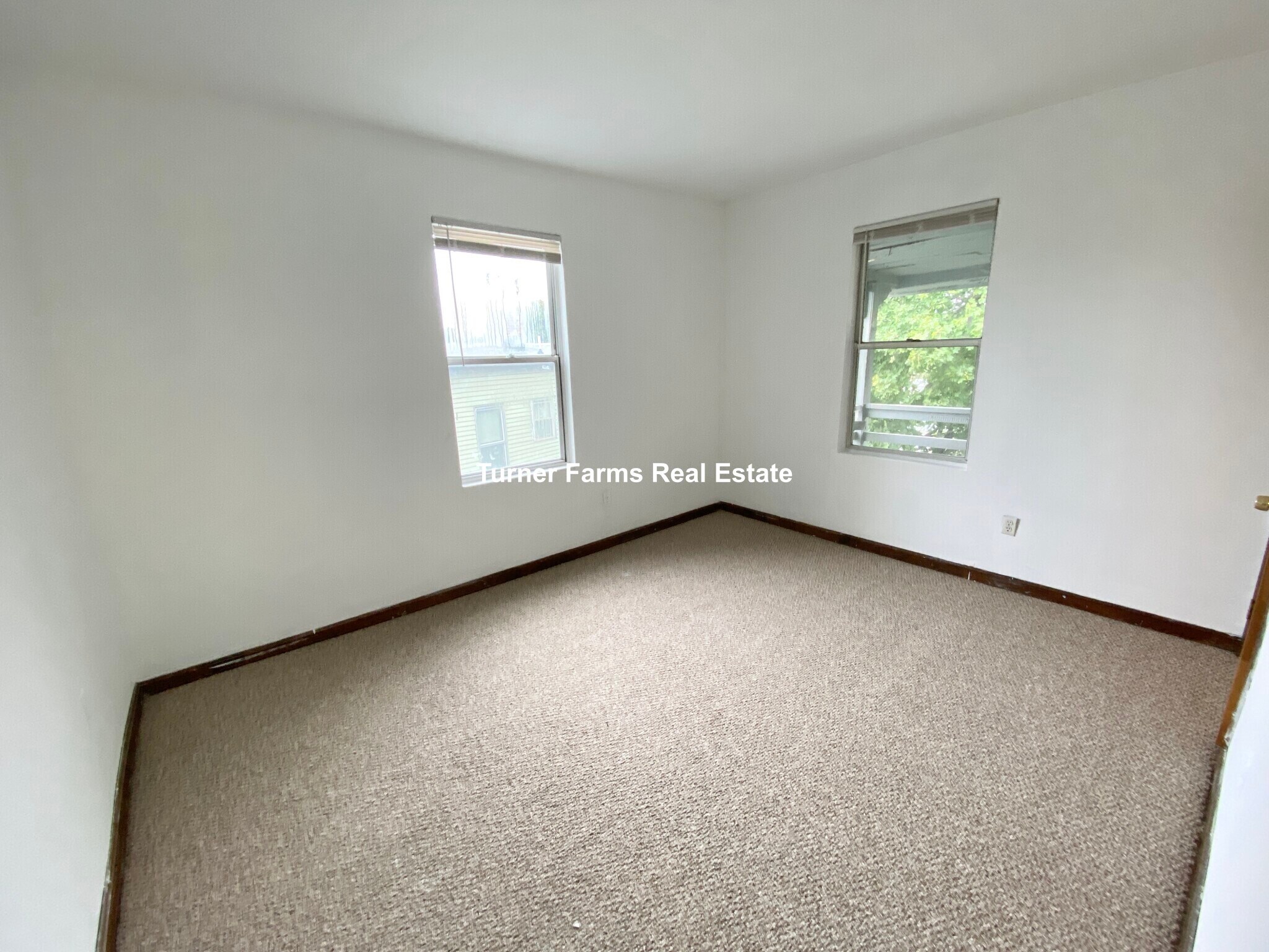 Building Photo - 87 Sheridan St