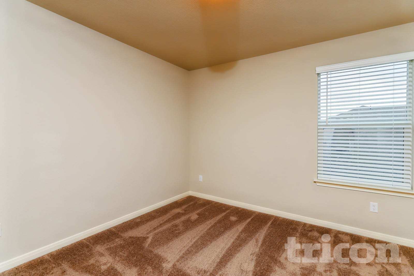 Building Photo - 13520 Paxton Blvd