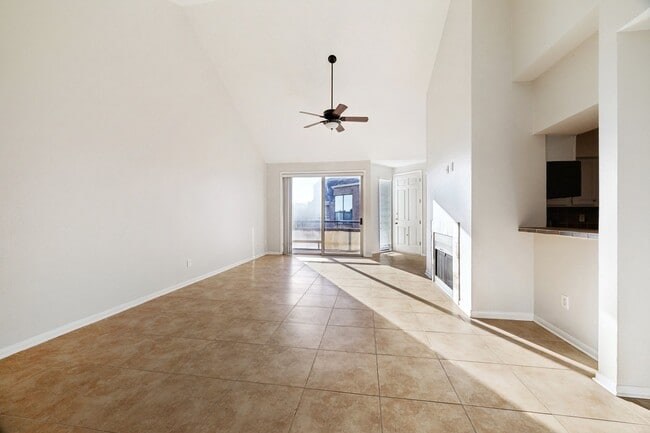 Building Photo - 5200 Weslayan St