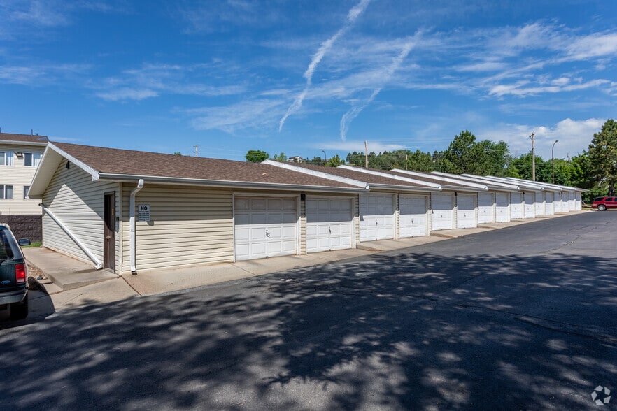 Garages - Canyon Lake