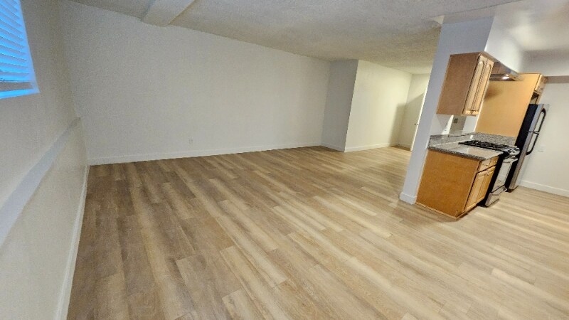 Building Photo - 1130 N Fuller Ave