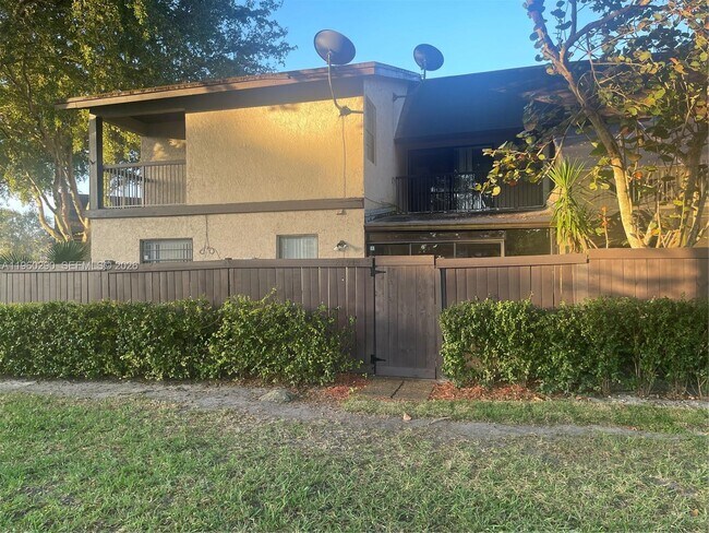 Building Photo - 2191 Bayberry Dr