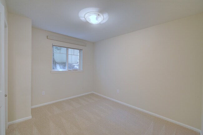 Building Photo - 11306 124th Ave NE