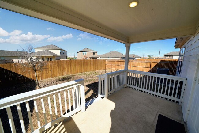 Building Photo - Stylish Move-In Ready Home in Rosillo Ranch, San Antonio, TX - Realtor Commission: $400