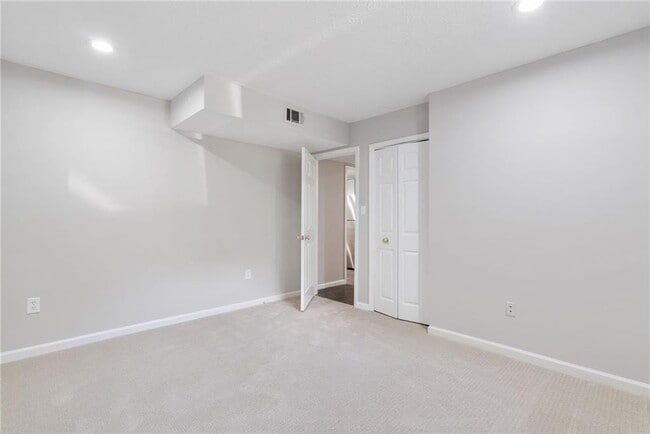 Building Photo - 1449 Southland Vista Ct NE