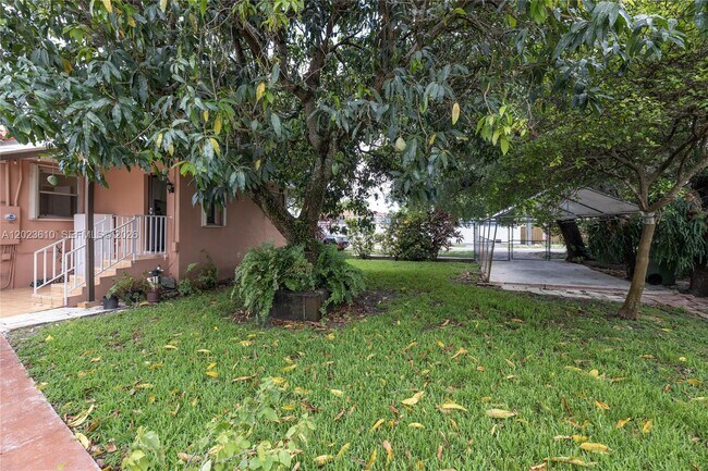 Building Photo - 540 SW 60th Ave