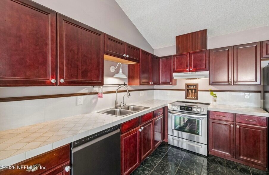Building Photo - 5065 Knightsbridge Cir N