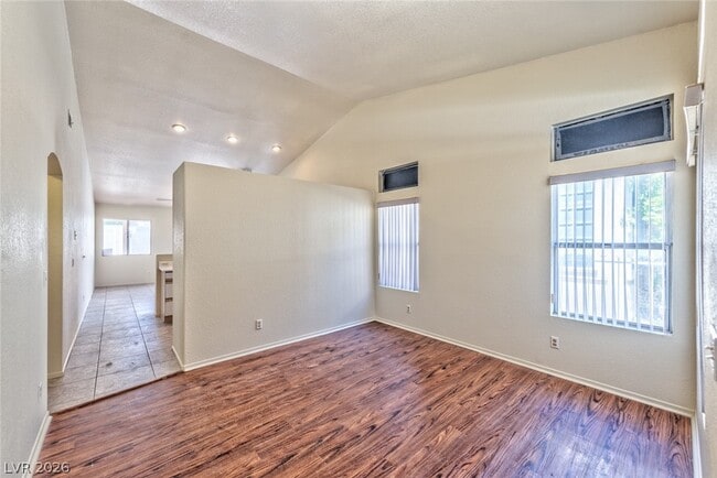 Building Photo - 1854 Vista Del Oso Way