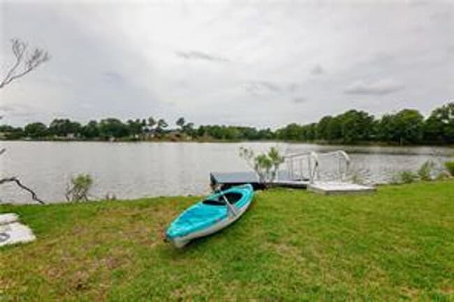 Building Photo - 4 BED/3 BATH LOCATED IN A WATERFRONT COMMUNITY!