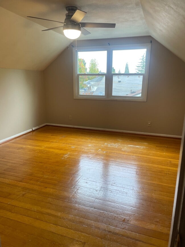 Building Photo - 3355 NE 84th Ave