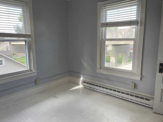 Building Photo - Spacious 3 Bedroom Townhome in Mount Joy -...