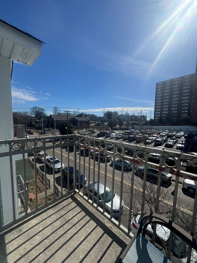 Building Photo - Renaissance II Condominiums: #1634 Availab...