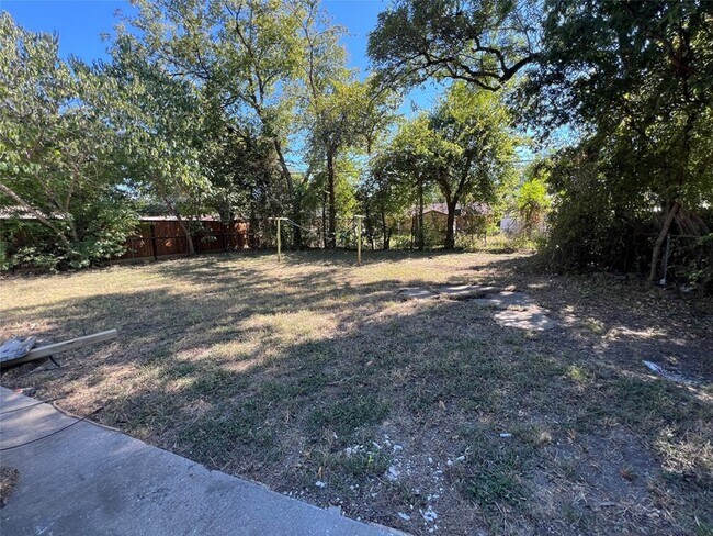 Building Photo - 4716 Dorsey St
