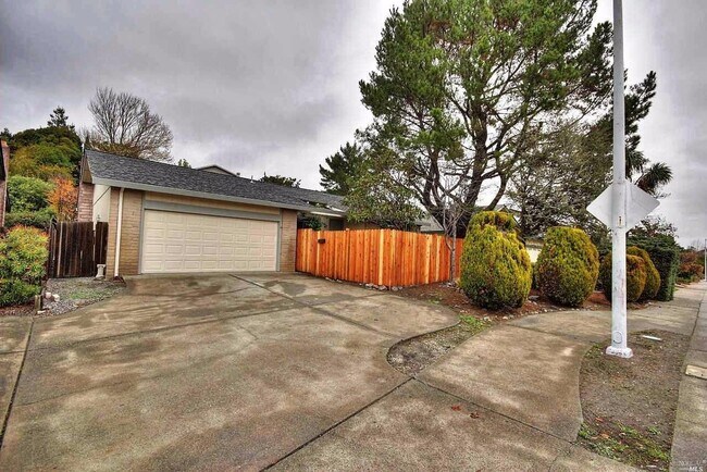 Building Photo - 221 San Marin Dr