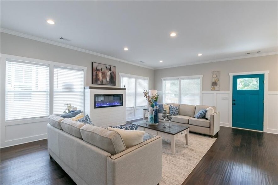 Building Photo - 202 Haygood Ave SE