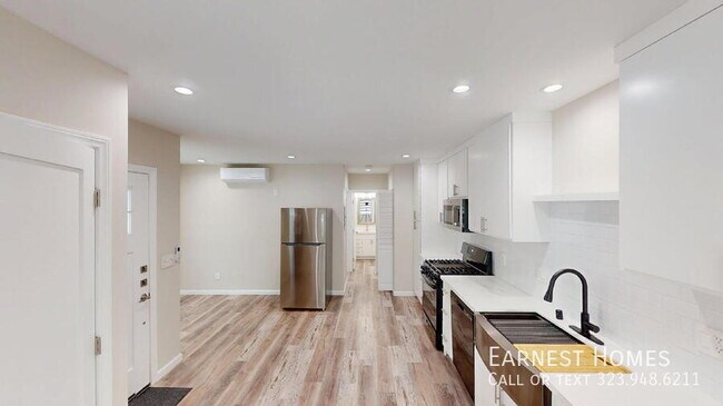 Building Photo - 2811 W 46th St