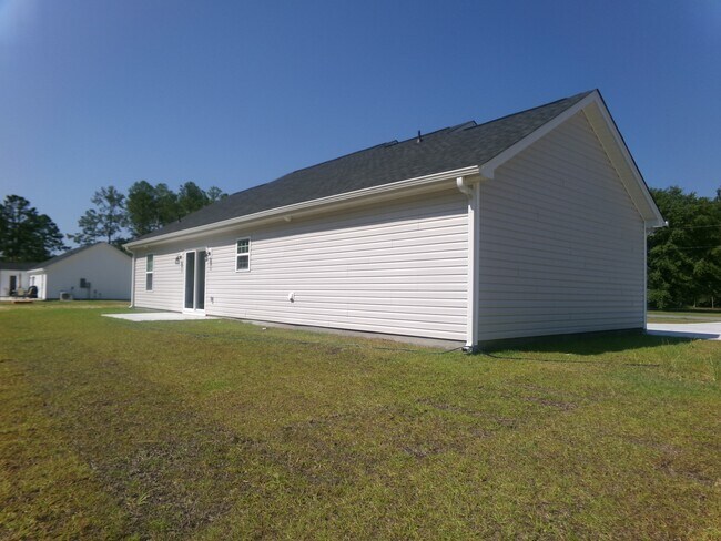 Building Photo - 2532 Harvey Rd