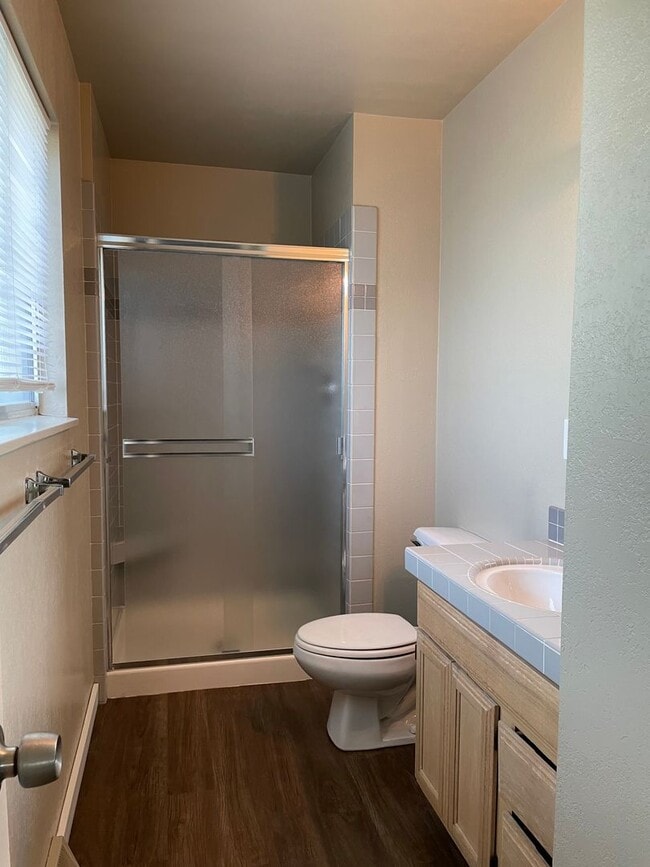 Building Photo - STUDENTS WELCOME! 5 Bedroom 3 Bathroom Single Family Home West Fort Collins