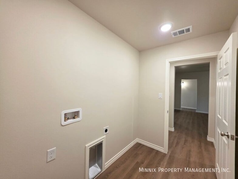 Building Photo - 1312 Hogback Wy