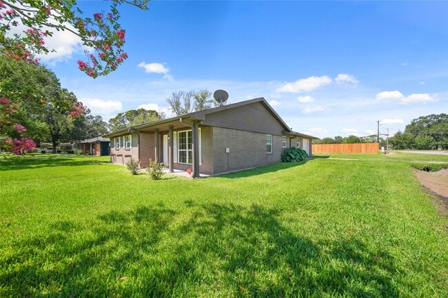 Building Photo - 13411 Anna Ct
