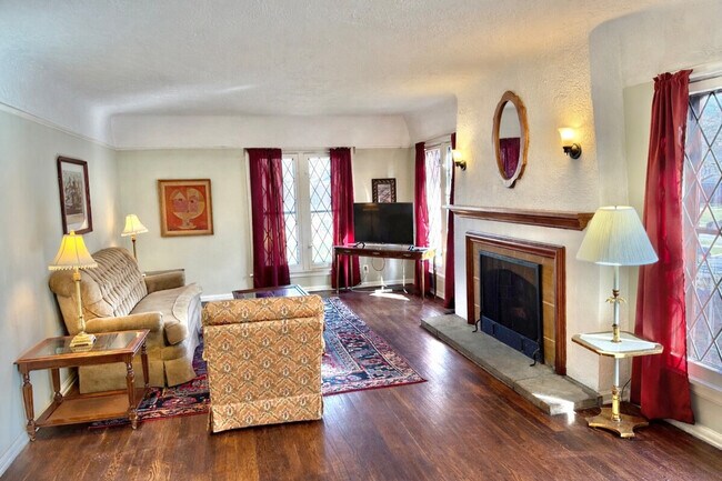 Building Photo - 3574 Lynnfield Rd