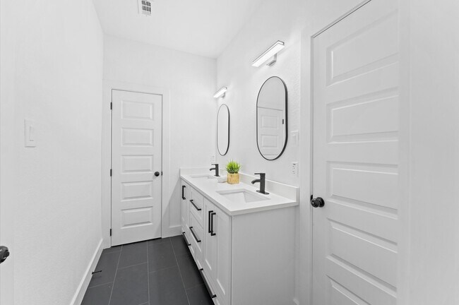 Building Photo - 514 Melbourne St