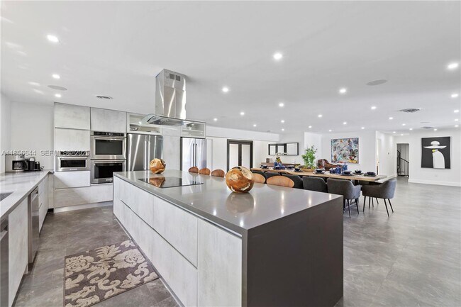 Building Photo - 4322 Polk St