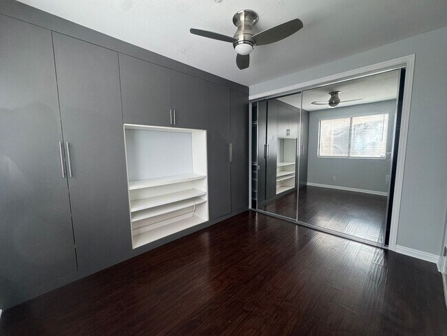 Building Photo - Renovated 2BD/2BA with Tandem Parking, Oversized Balcony & In-Unit Laundry — Downtown Long Beach