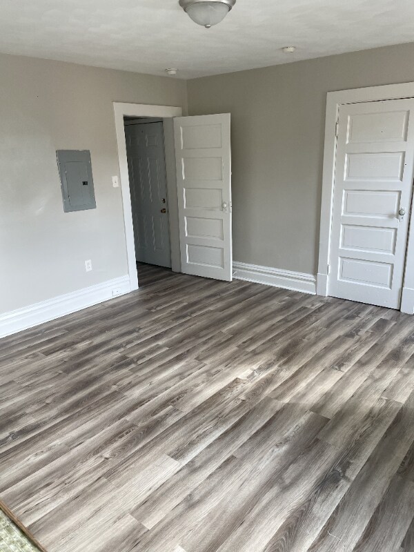 Building Photo - 1403 5th Ave