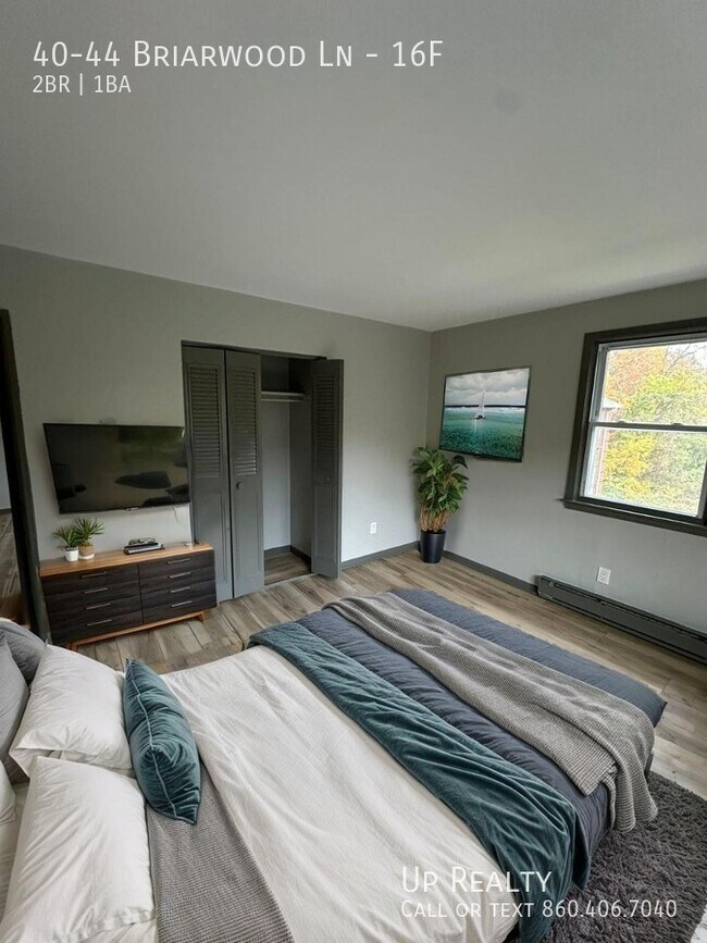 Building Photo - 40-44 Briarwood Ln-16F