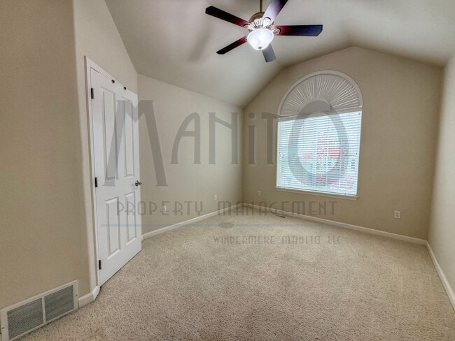 Building Photo - **MOVE IN SPECIAL** Spacious Eagle Ridge Home