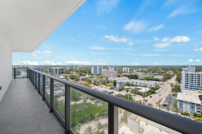 Building Photo - 1116 N Ocean Blvd