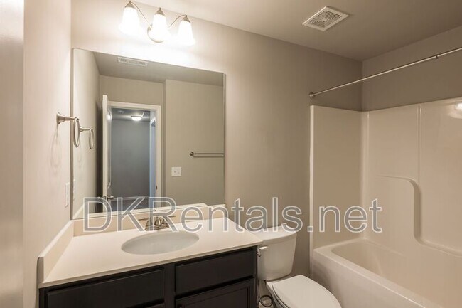 Building Photo - 3697 Acorn Dr