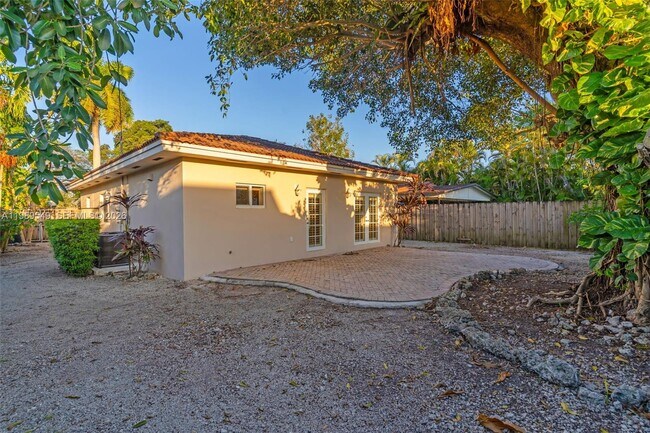 Building Photo - 7048 SW 83rd Ct