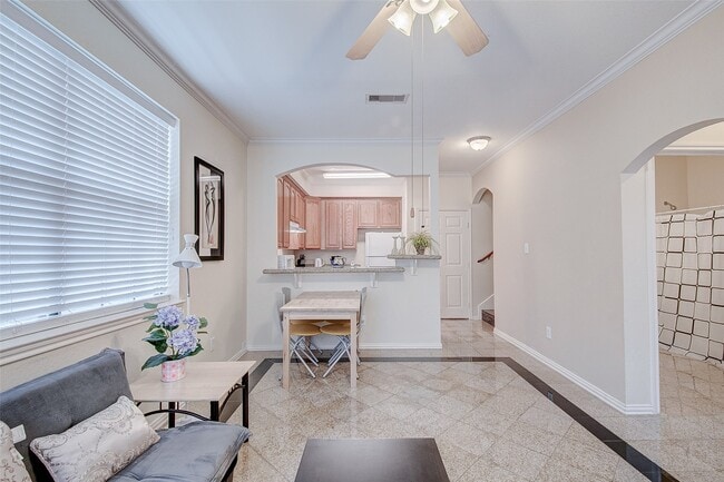 Building Photo - 9400 Bellaire Blvd