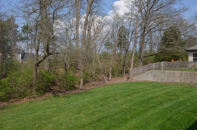 Building Photo - 3 Bedroom House in Mill Creek Manor