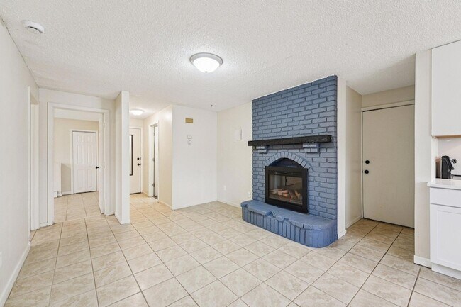 Building Photo - 17256 Kenyon St NE