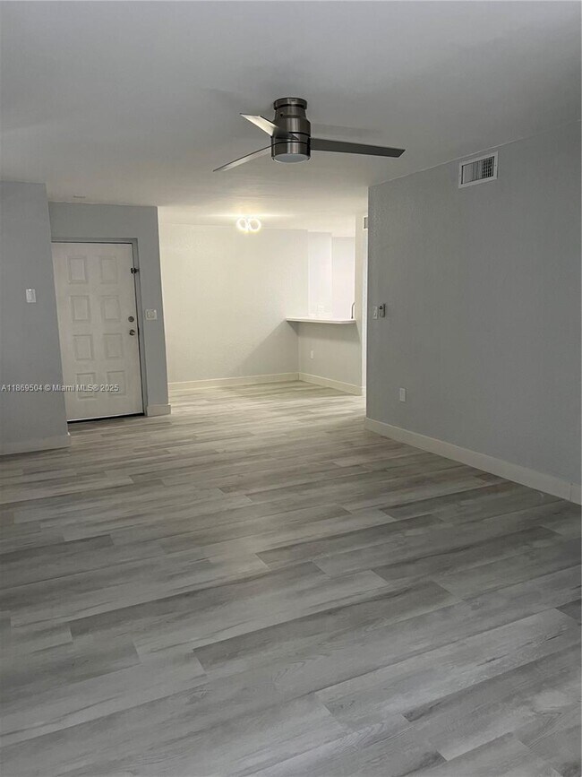 Building Photo - 2871 N Oakland Forest Dr