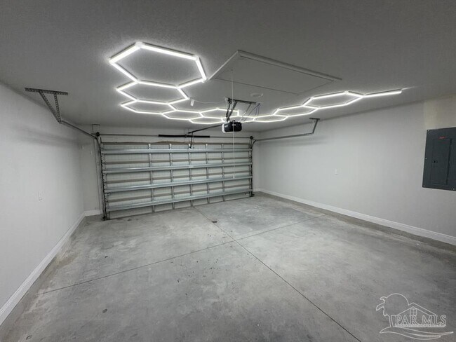 Building Photo - 6264 Pineapple DR
