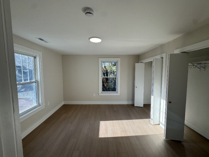 Building Photo - 19 Ringgold St