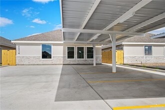 Building Photo - 14 Vision St