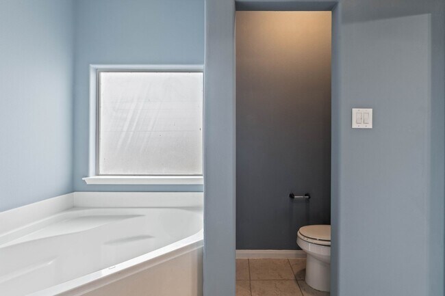 Building Photo - 18875 Maverick Ranch Rd E