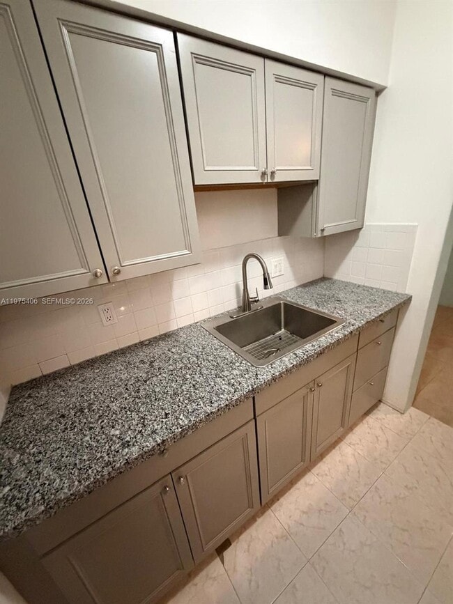 Building Photo - 450 Layne Blvd