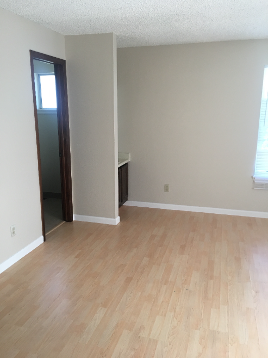 Building Photo - 2 Bedroom/2.5 Bath Townhome in Mill Run wi...