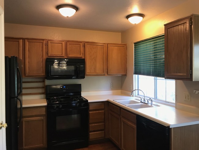Building Photo - Great 3br 2ba home in the foothills of Gol...